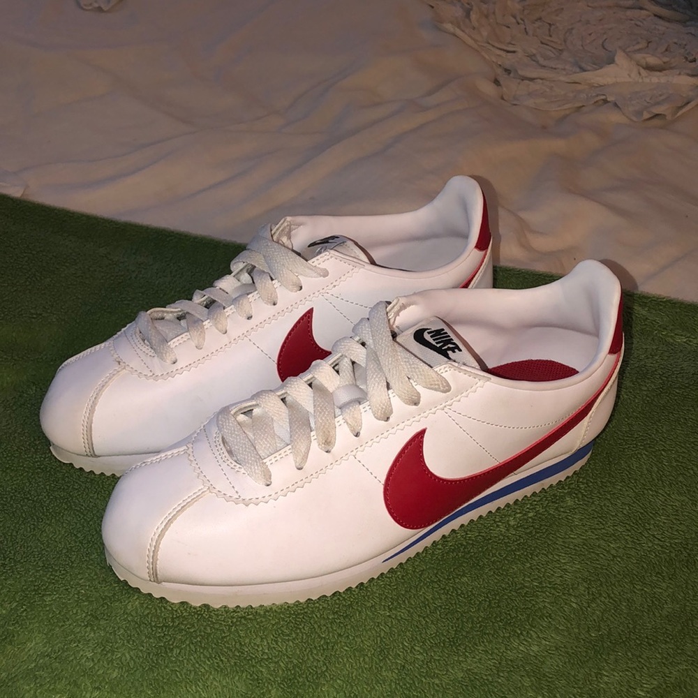 Great condition Classic Nike Cortez Women’s Sz 8.5